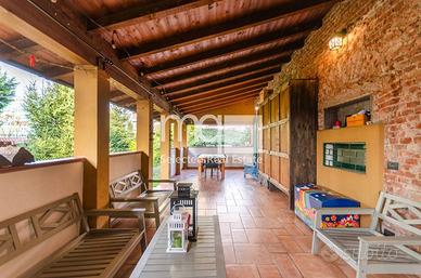 Villa di 443 m² con più di 5 locali a Milano