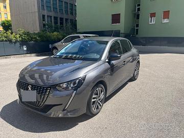 Peugeot 208 - 1.2cc - 100CV - 25.000 km