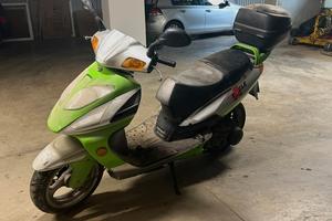 Scooter Zhejiang 125 verde