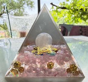 Piramide Orgonite Quarzo Rosa Chakra