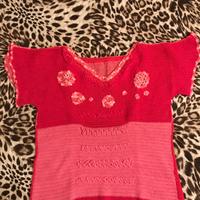 Maglia fatta a mano ad uncinetto