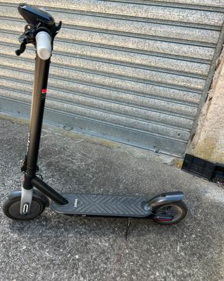 Monopattino elettrico nilox S1