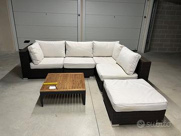 Set di sedute in rattan marrone intrecciato