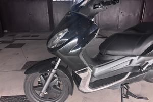 YAMAHA X-MAX 250