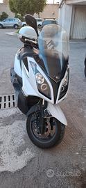 Scouter Kymco Downtown 300i ABS