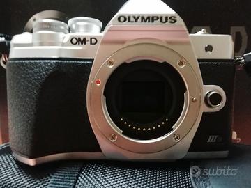 Fotocamera e obiettivo