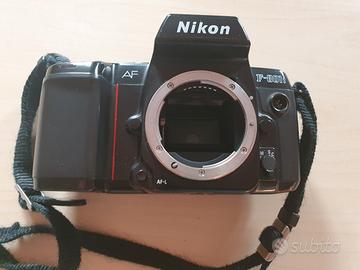 Nikon F 801S (per ricambi non funzionante)