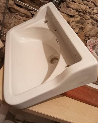 lavandino bagno in ceramica