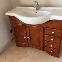 Mobile bagno con lavabo integrato