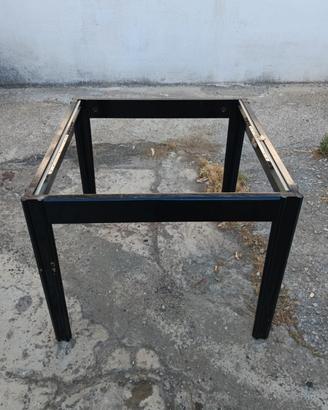 Tavolo allungabile completo di sedie 