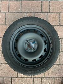 Cerchi con gomme invernali 15 pollici
