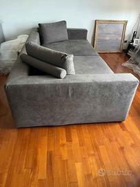 divano quasi nuovo  , usato pochi mesi