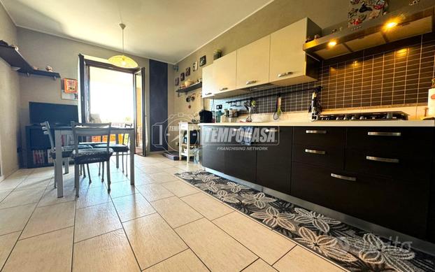 SPLENDIDO APPARTAMENTO CON TERRAZZI E BOX AUTO!