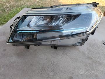 Faro fanale anteriore sx Suzuki Vitara Hybrid