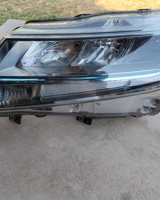 Faro fanale anteriore sx Suzuki Vitara Hybrid