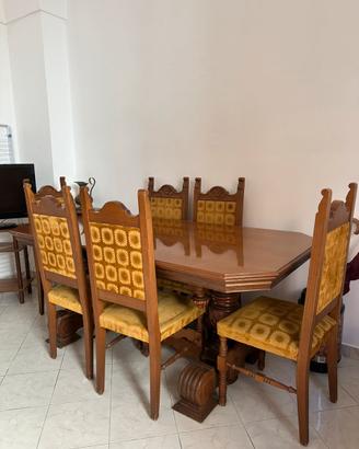 Tavolo da pranzo in legno