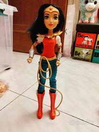 Bambola Wonder Woman Mattel 