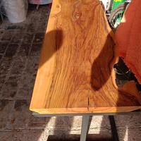 tavolinetto in legno di ulivo