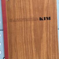 Tre album con diversi francobolli