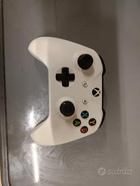 Controller Xbox Bianco + Base di Ricarica + 2 Batt
