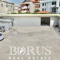 Capannone uso deposito con spazio esterno