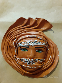 Maschera in cuoio