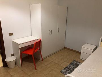 Stanze luminose in villetta Zona Policlinico