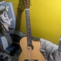 chitarra classica elettrificata -Kala