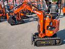 miniescavatore-cingolato-con-braccio-orientabile