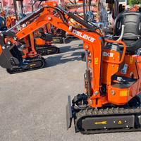 Miniescavatore cingolato con braccio orientabile