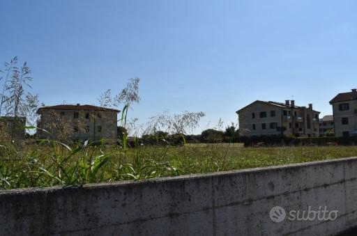 Vendita all'asta - terreno edificabile incolto in