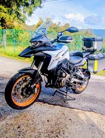 qj SRT 700