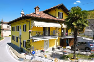 Villa di 330 m² con più di 5 locali e box auto a C