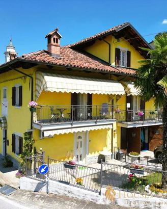 Villa di 330 m² con più di 5 locali e box auto a C