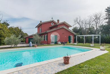 VILLA SINGOLA A TERRE ROVERESCHE