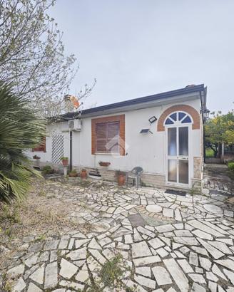 VILLA SINGOLA A SANTI COSMA E DAMIANO