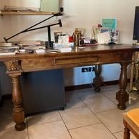 Scrivania di antiquariato grande