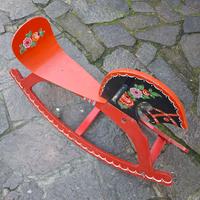 cavallo a dondolo in legno verniciato come da fofo