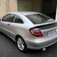Mercedes c 220 sport coupe “cambio con moto”