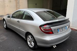 Mercedes c 220 sport coupe “cambio con moto”