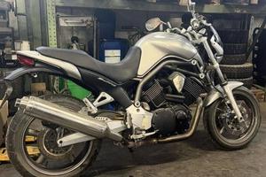 BELLA YAMAHA BULLDOG 1100CC DEL 2003  KM 40MILA