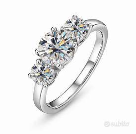 Anello Trilogy con Diamanti Moissanite