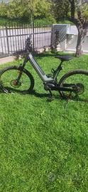 Mtb elettrica Moustache J-on tg. S 390km percorsi