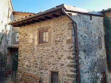 Metato rifugio in pietra zona montagna