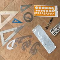 Squadrette, goniometro, compasso ecc.