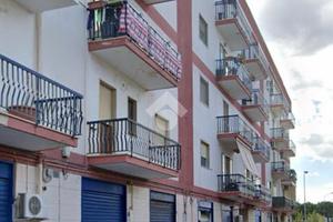 3 LOCALI A TRANI