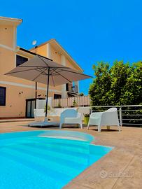 Villa con piscina privata ad uso esclusivo