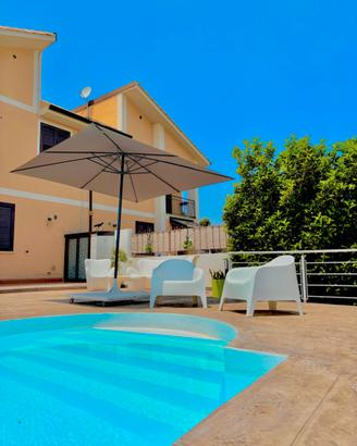 Villa con piscina privata ad uso esclusivo