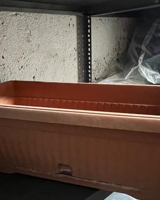 Vasi  e Fioriere a 1€
