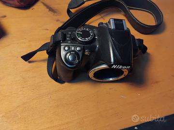 Nikon D3100 funzionante – difetto sportello